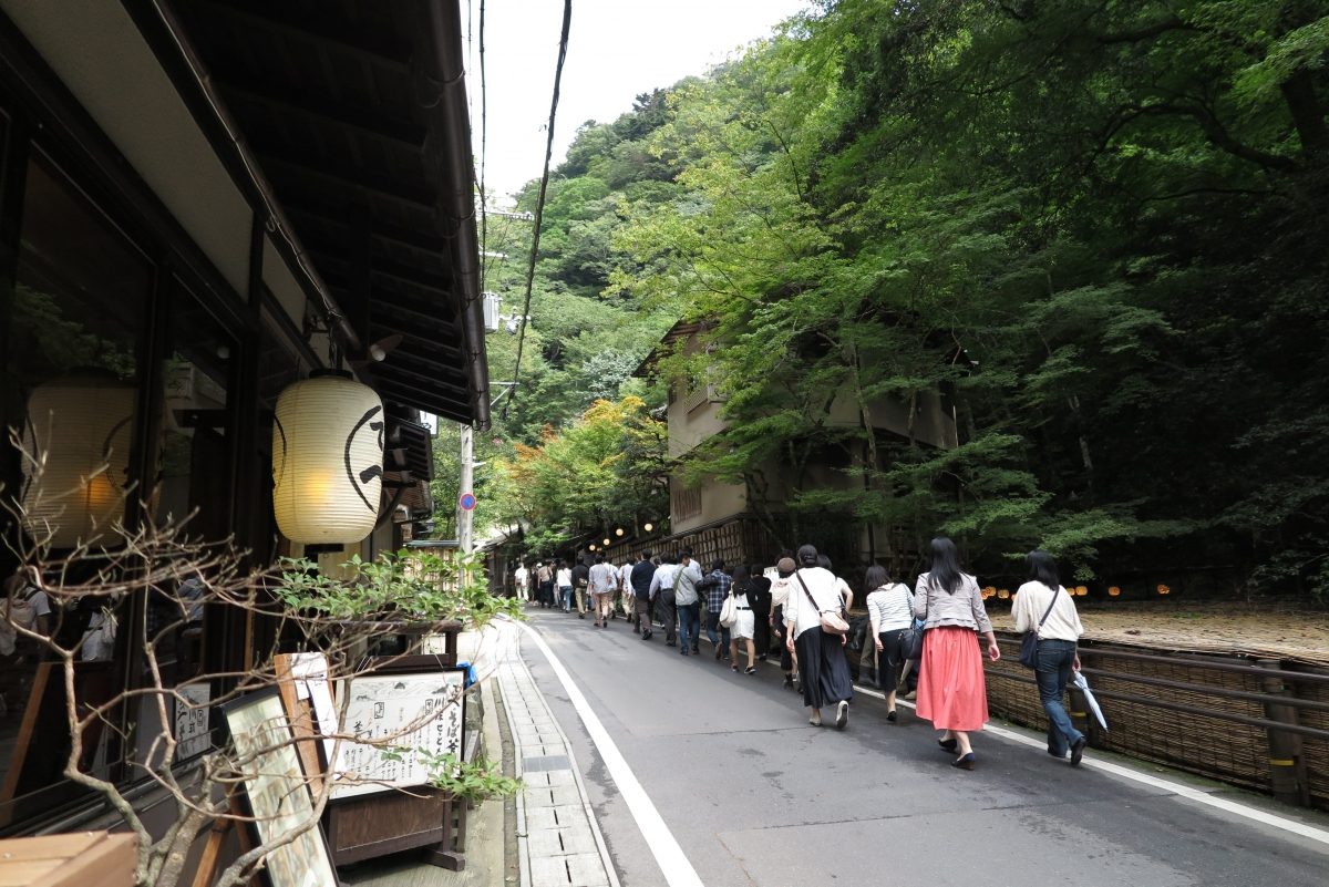 <15_kurama川床並び>